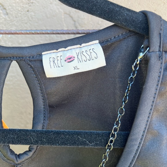 Black Sleeveless Top with Metal Feathers Adorned by Free Kisses XL - Picture 3 of 4